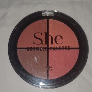 She Bronzer Palette - Style A